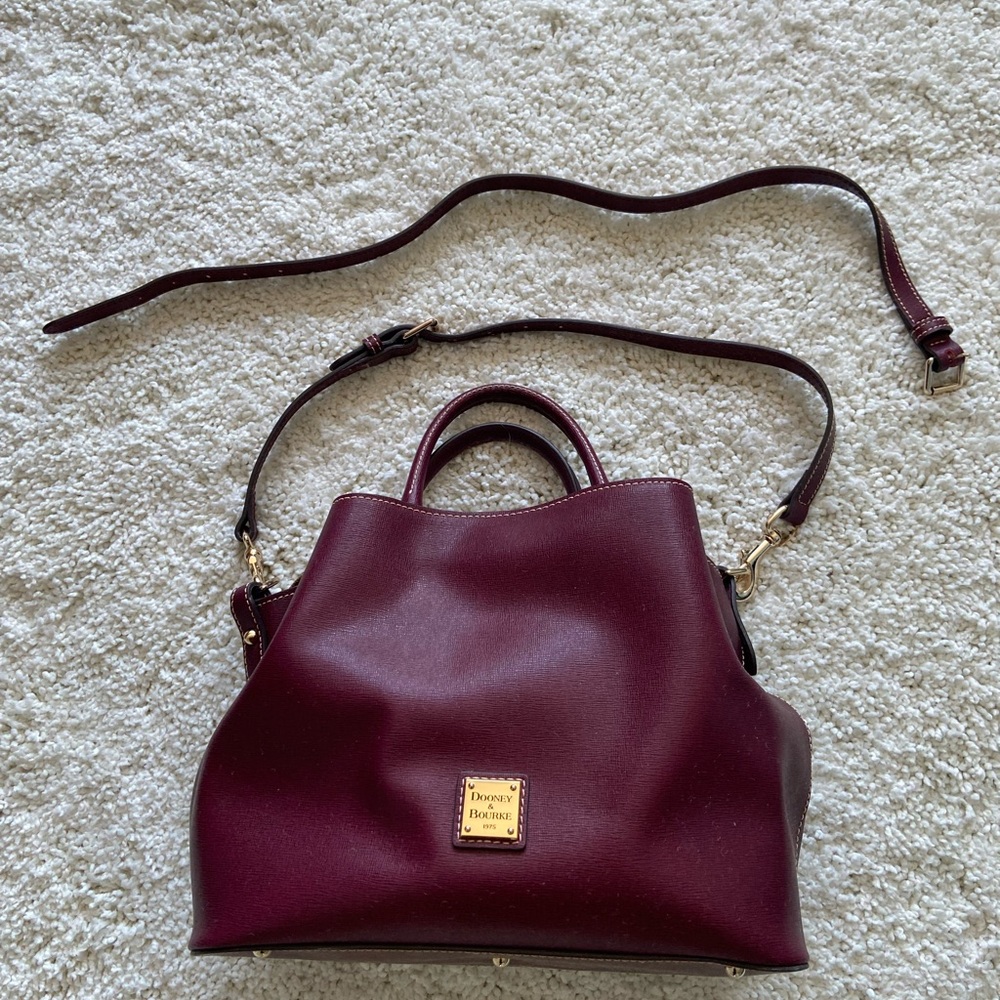 Dooney & Bourke Saffiano Burgundy Satchel Crossbody Large Barlow - Picture 4 of 10